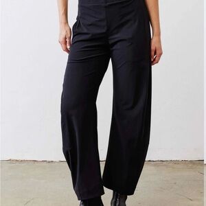 Ruti on the loose barrel pants NWT